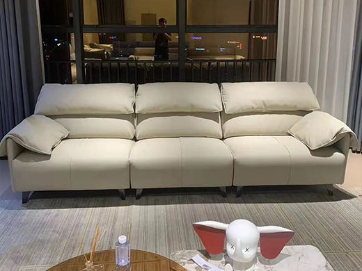 B系优选 奶油风 接触面头层黄牛皮+仿皮 E1级夹板+松木框架 无粉高密度海绵 靠包、扶手包填充羽绒+公仔棉 样色 直排2.8米大三人位 皮艺沙发