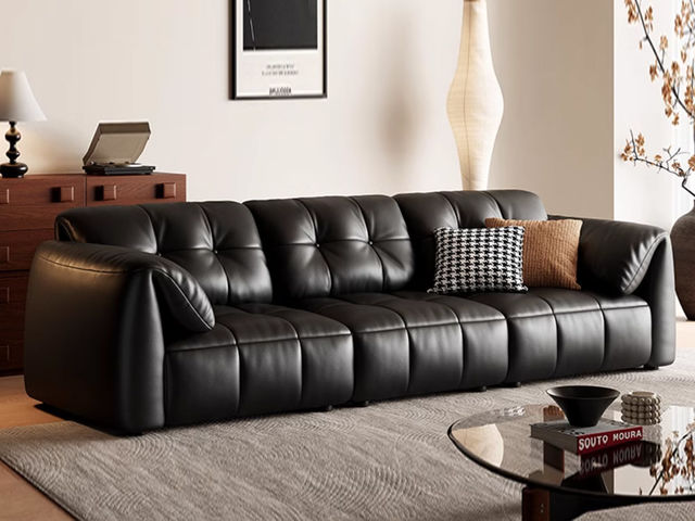 维利品尚 现代简约 接触面头层真皮+靠包:白鹅羽绒+座包:水洗乳胶+高回弹竹炭海绵+落叶松木+高韧强力绷带+锰钢蛇形弹簧+实木脚 3.4米沙发